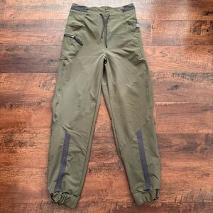 Gymshark Olive Cargo Utility athletic outdoor Pants small